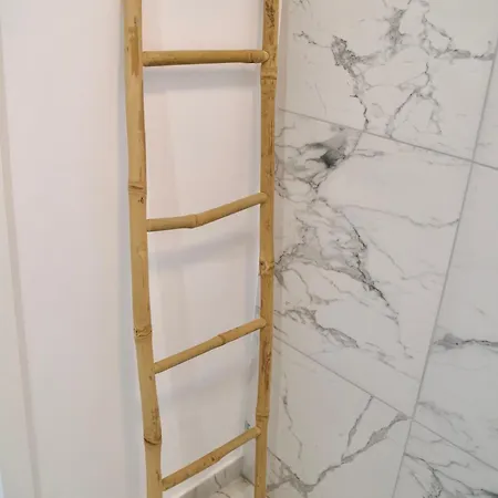 Tzatziki 아파트 카발라