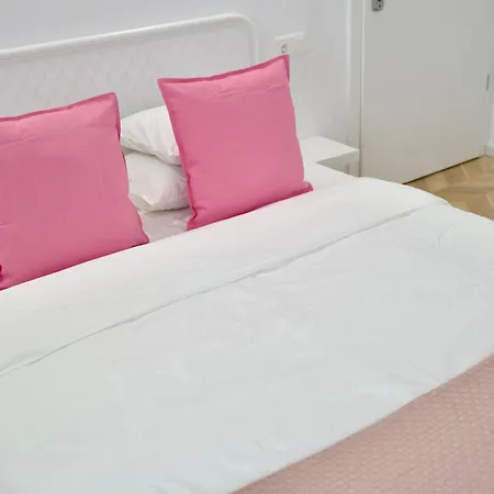 아파트 Tzatziki *