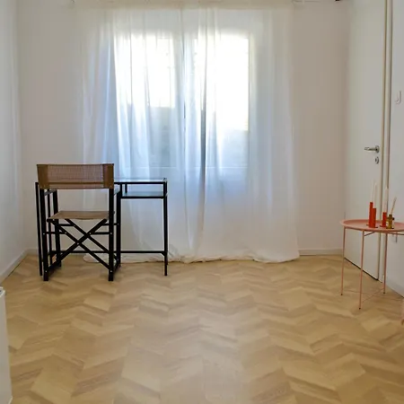 Tzatziki Lägenhet *